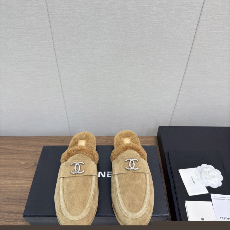 Ch*el slippers
